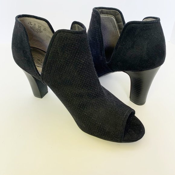 lifestride peep toe booties